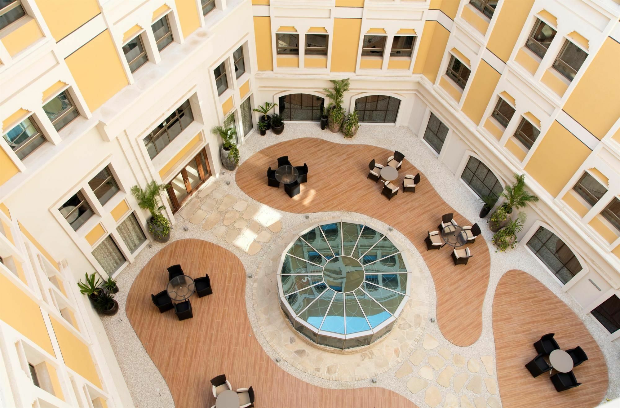 Coral Muscat Hotel And Apartments Екстер'єр фото