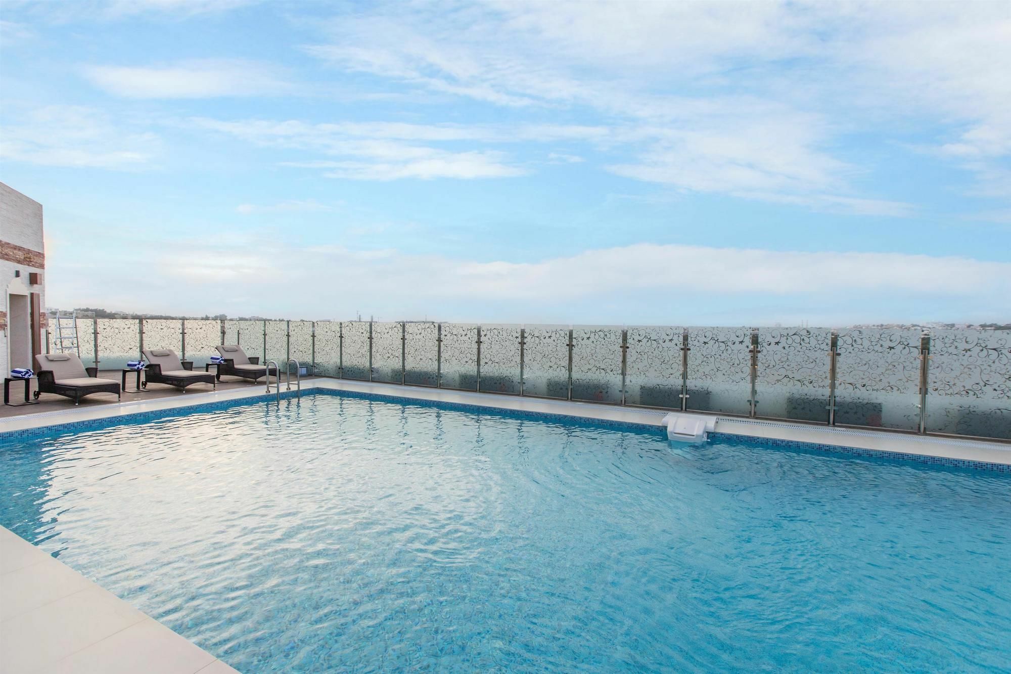 Coral Muscat Hotel And Apartments Екстер'єр фото