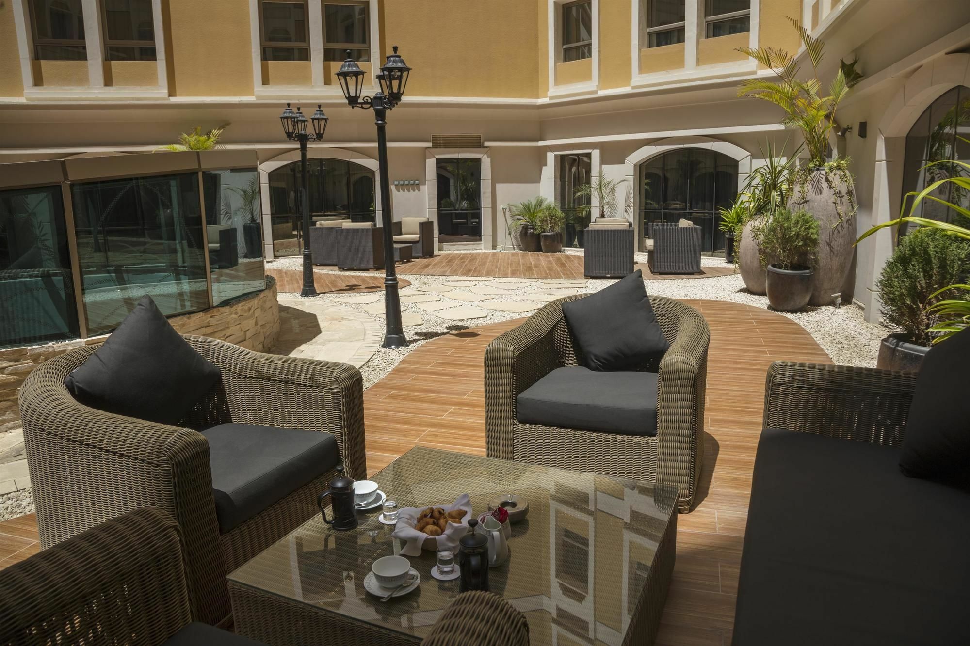 Coral Muscat Hotel And Apartments Екстер'єр фото
